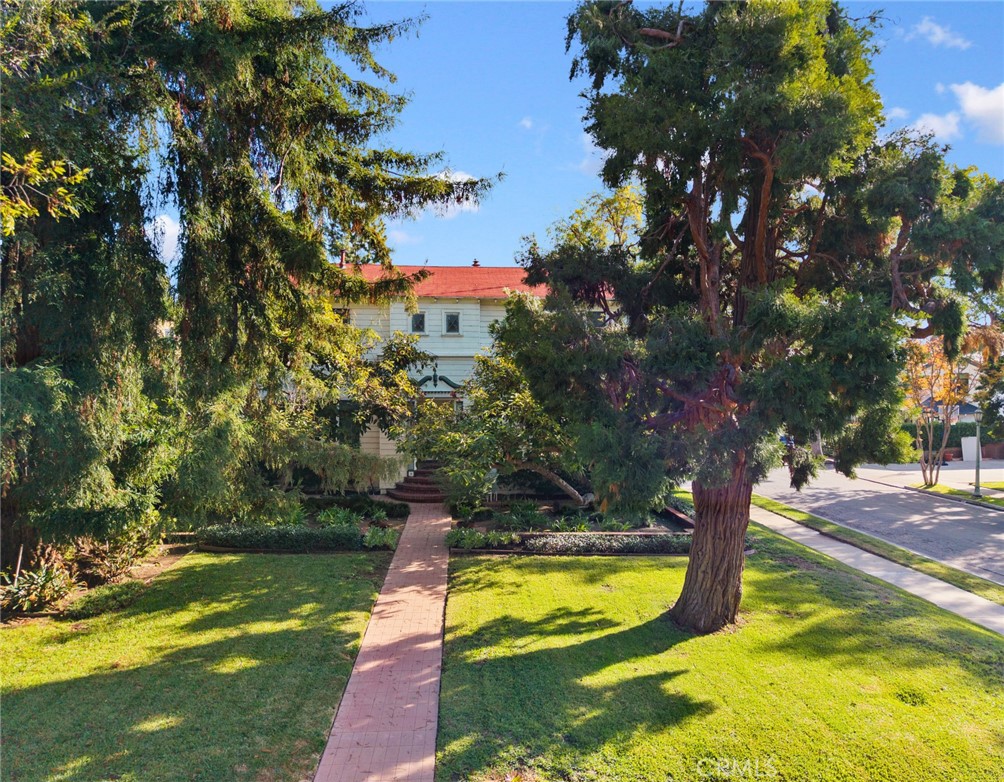 1534 Linda Vista Avenue