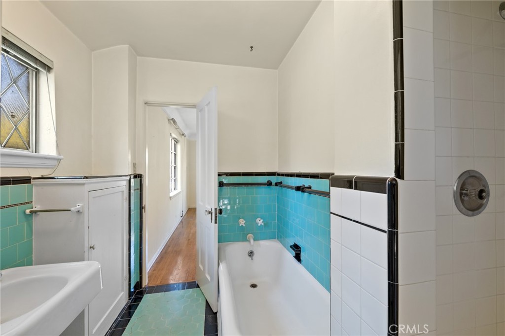 1534 Linda Vista Avenue