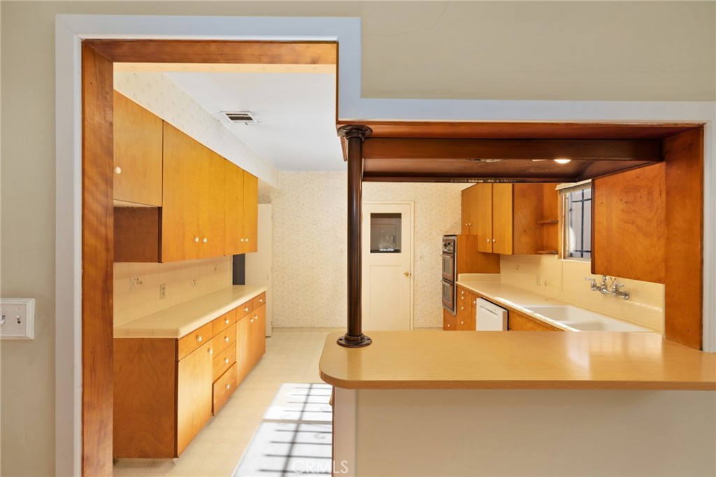 600 La Paloma Avenue