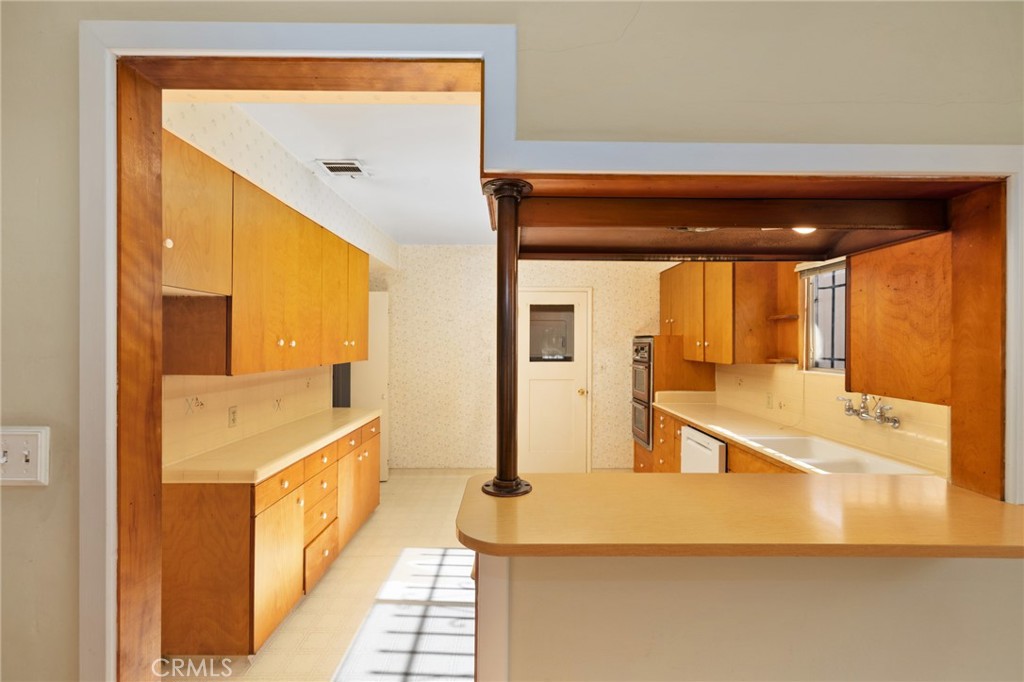 600 La Paloma Avenue