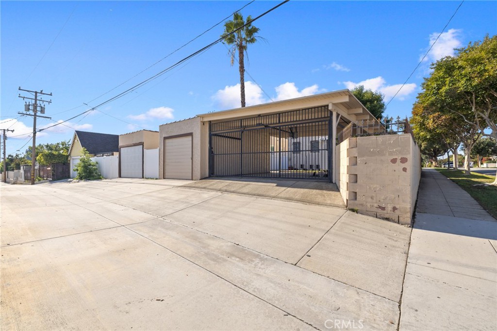 600 La Paloma Avenue