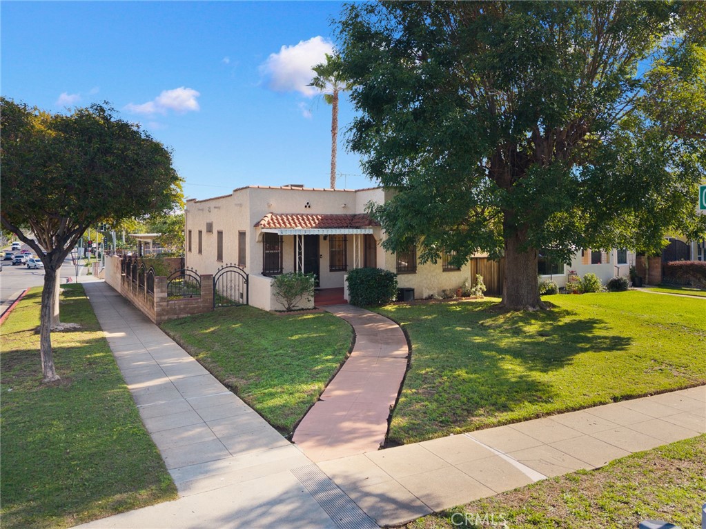 600 La Paloma Avenue