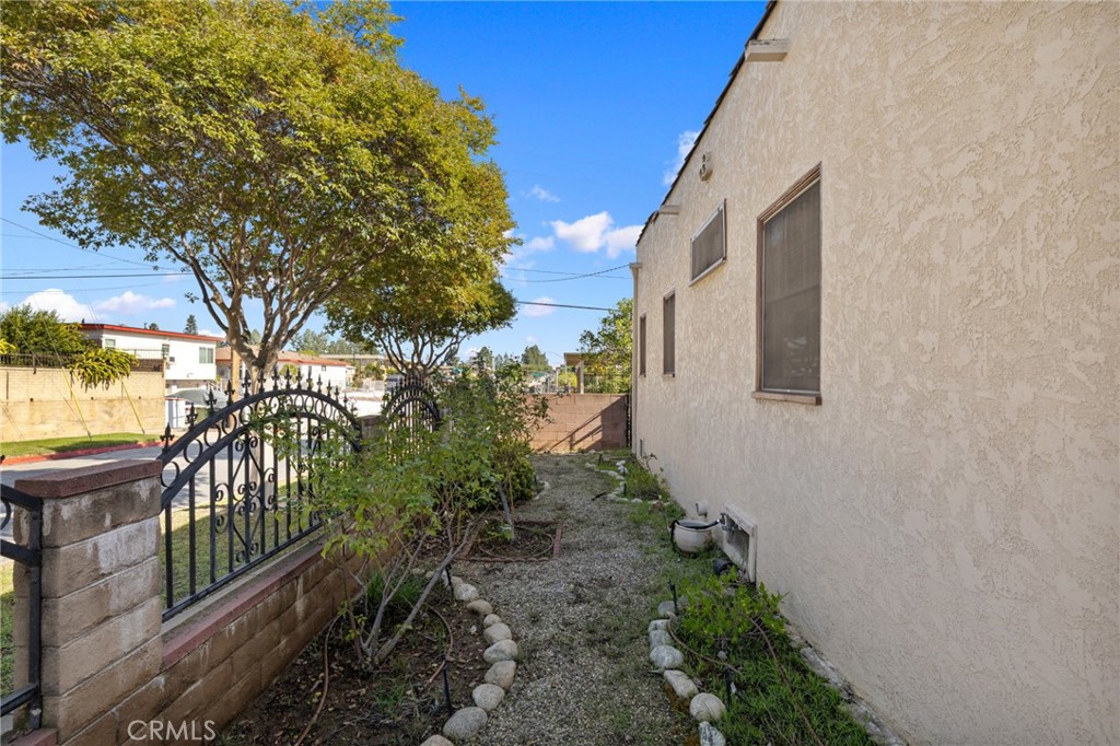 600 La Paloma Avenue