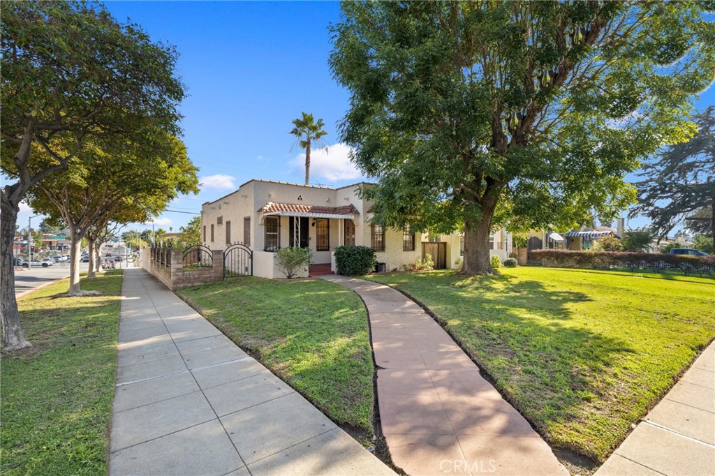 600 La Paloma Avenue