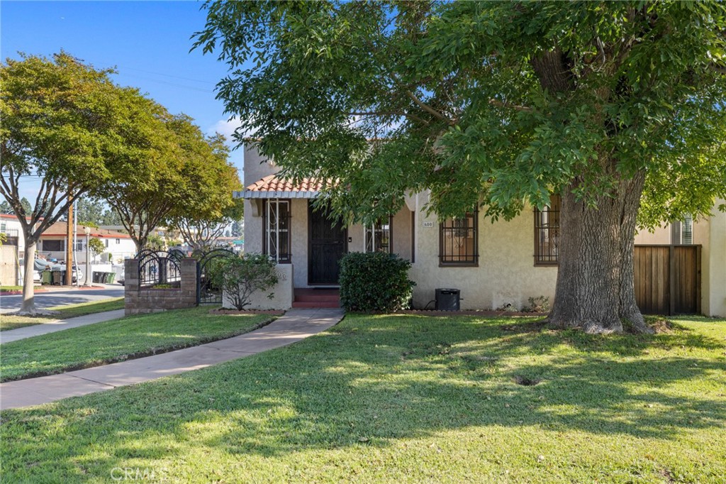 600 La Paloma Avenue