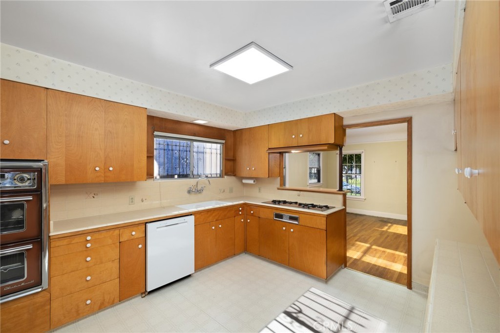 600 La Paloma Avenue