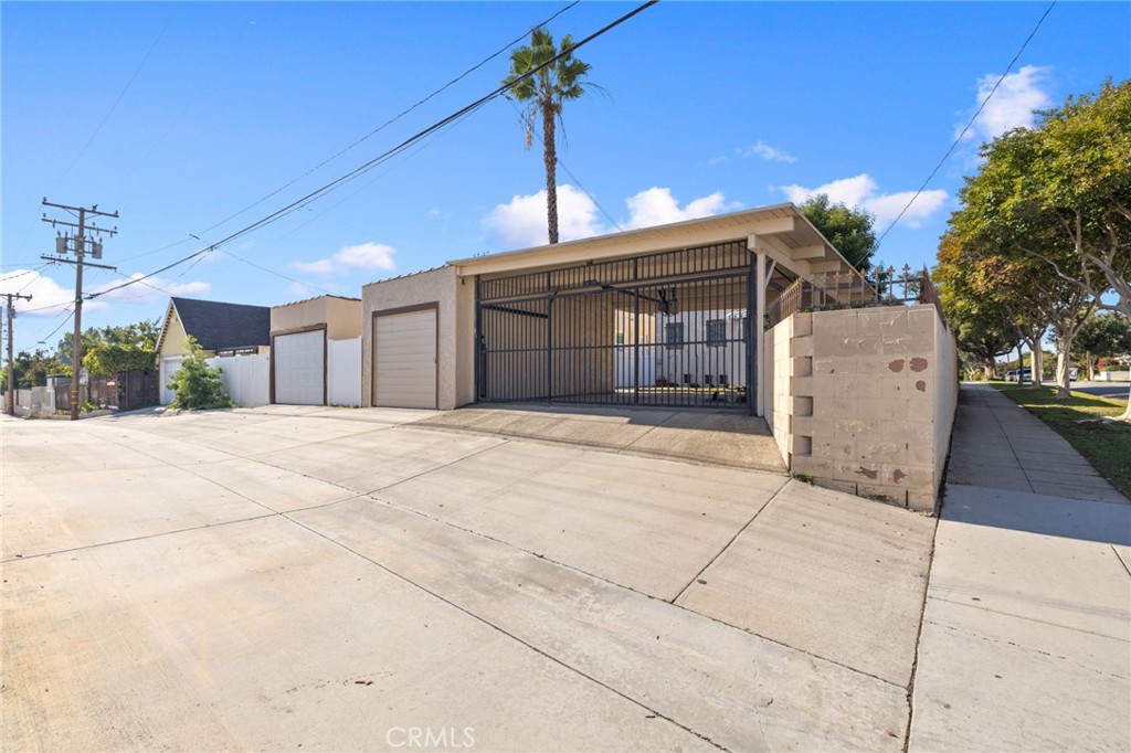 600 La Paloma Avenue