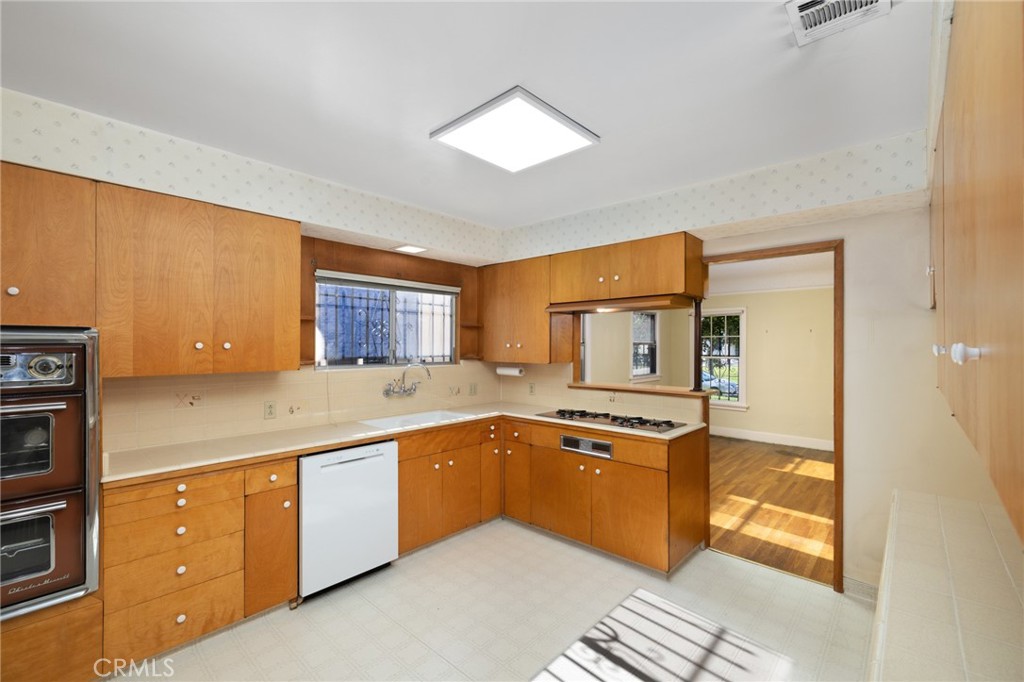 600 La Paloma Avenue