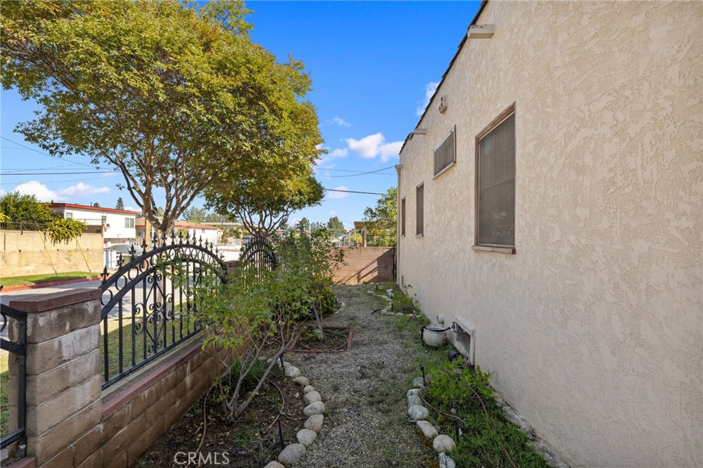 600 La Paloma Avenue