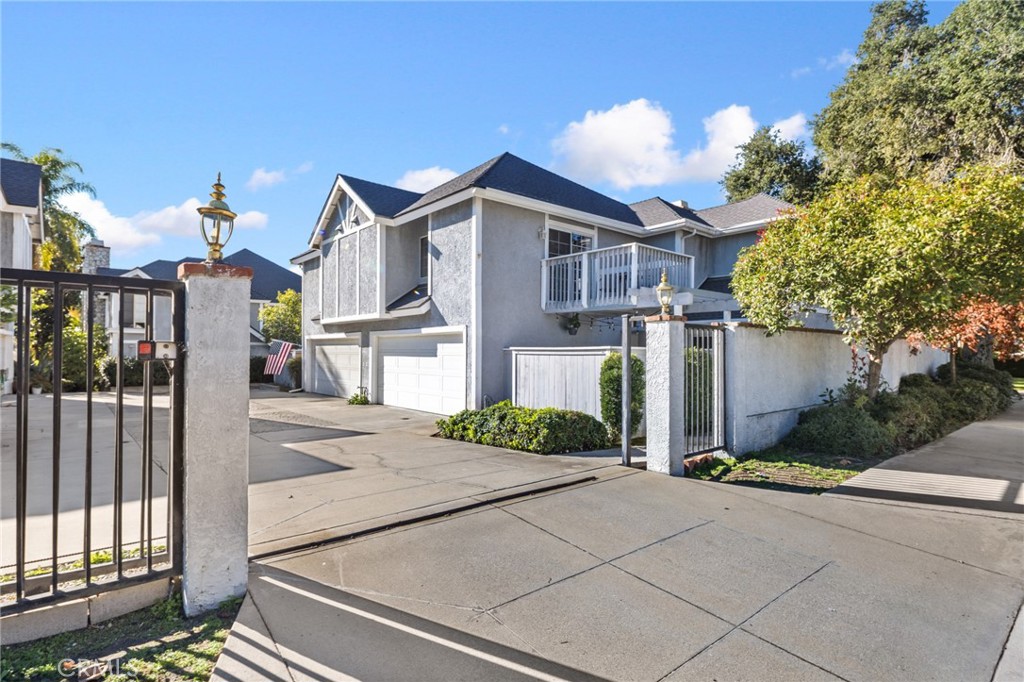 121 N Mountain Avenue