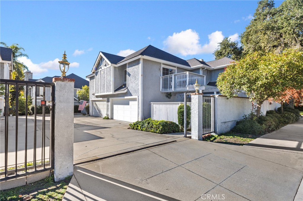 121 N Mountain Avenue