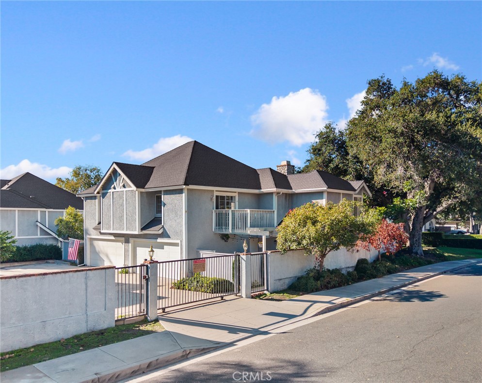 121 N Mountain Avenue