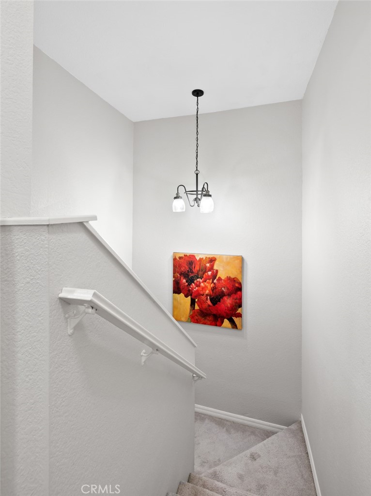 121 N Mountain Avenue