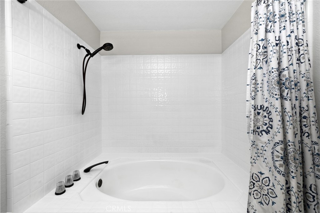 121 N Mountain Avenue