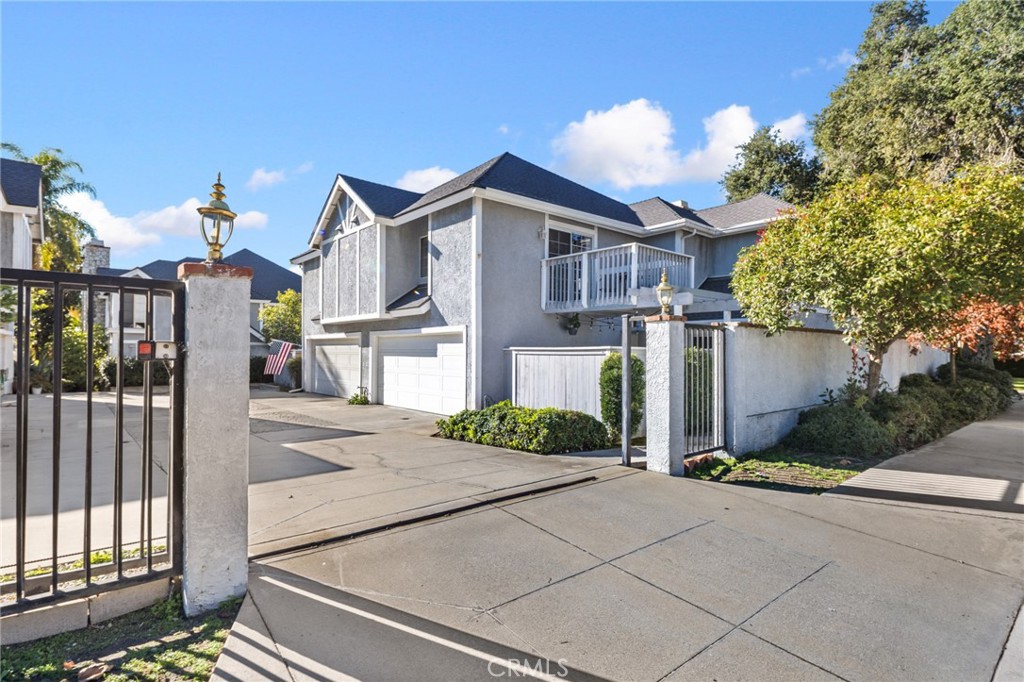 121 N Mountain Avenue