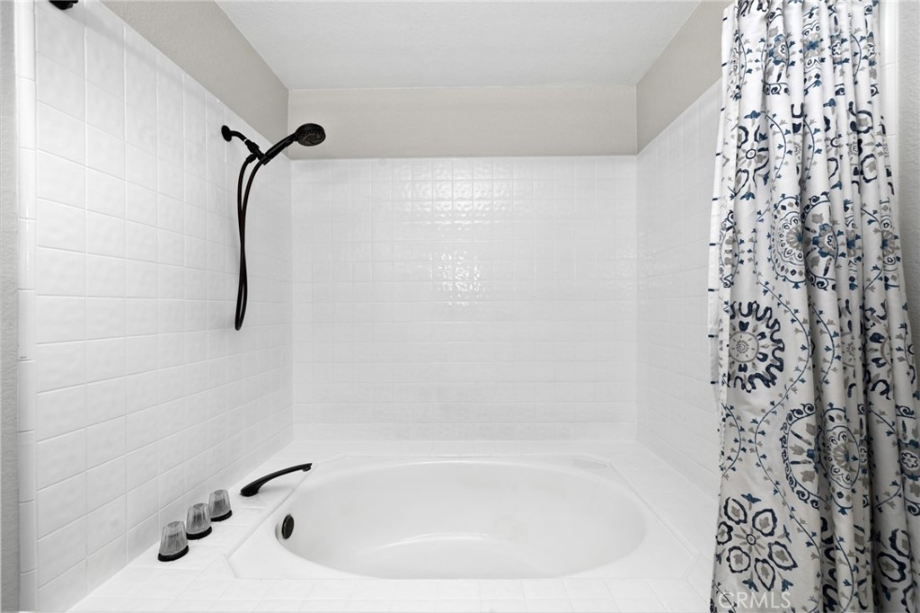 121 N Mountain Avenue