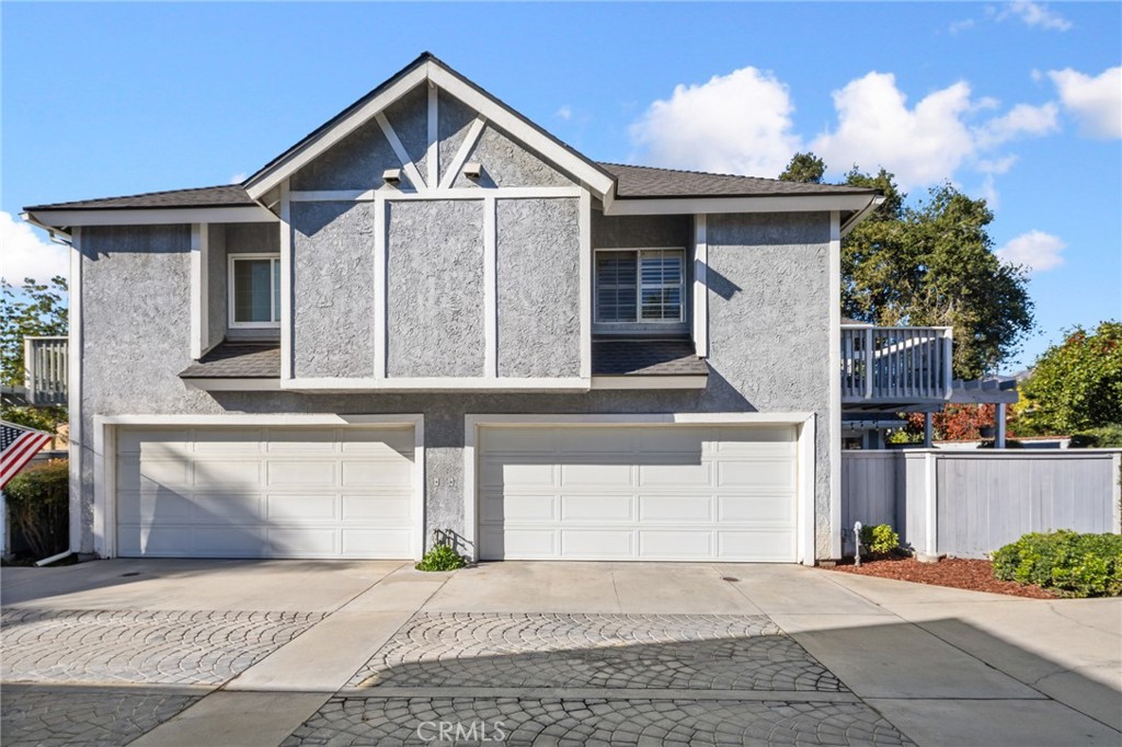 121 N Mountain Avenue