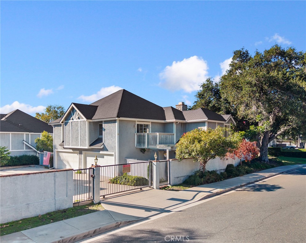 121 N Mountain Avenue