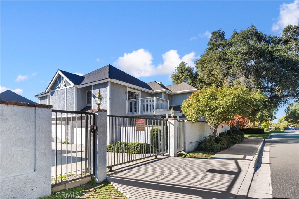 121 N Mountain Avenue