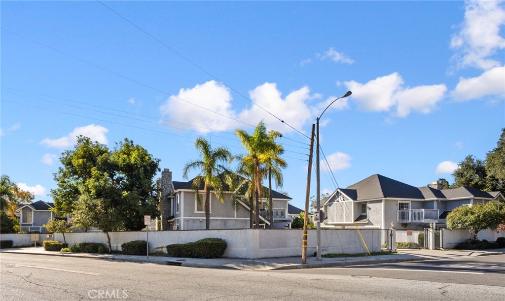 121 N Mountain Avenue