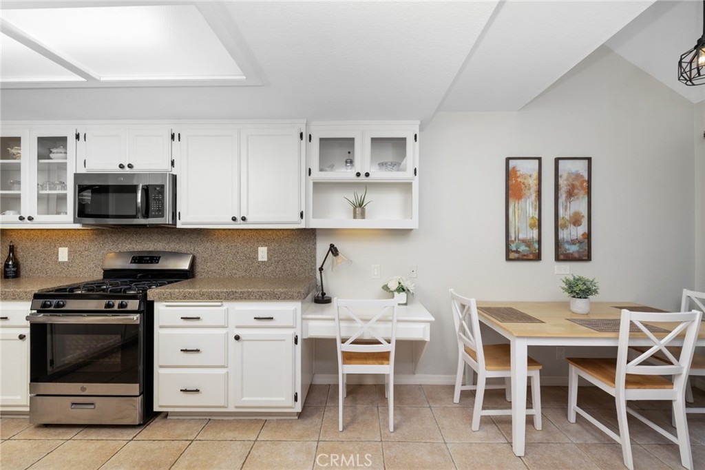 121 N Mountain Avenue