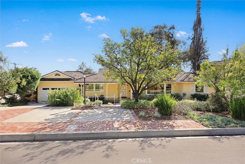 1709 El Vista Circle