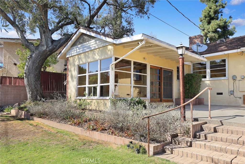 1709 El Vista Circle