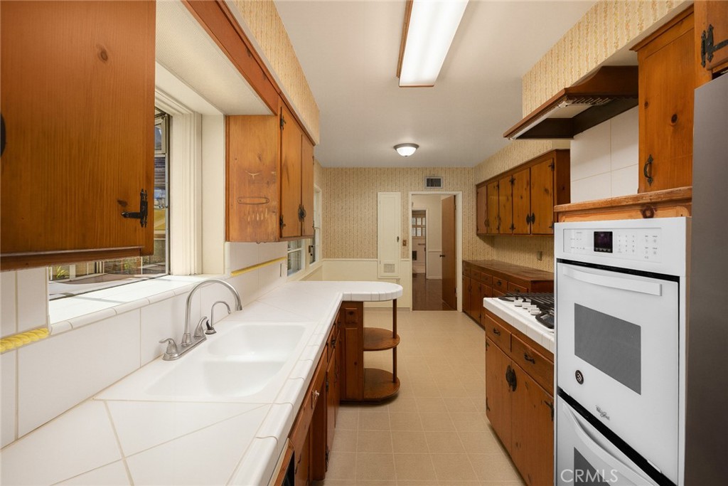 1709 El Vista Circle