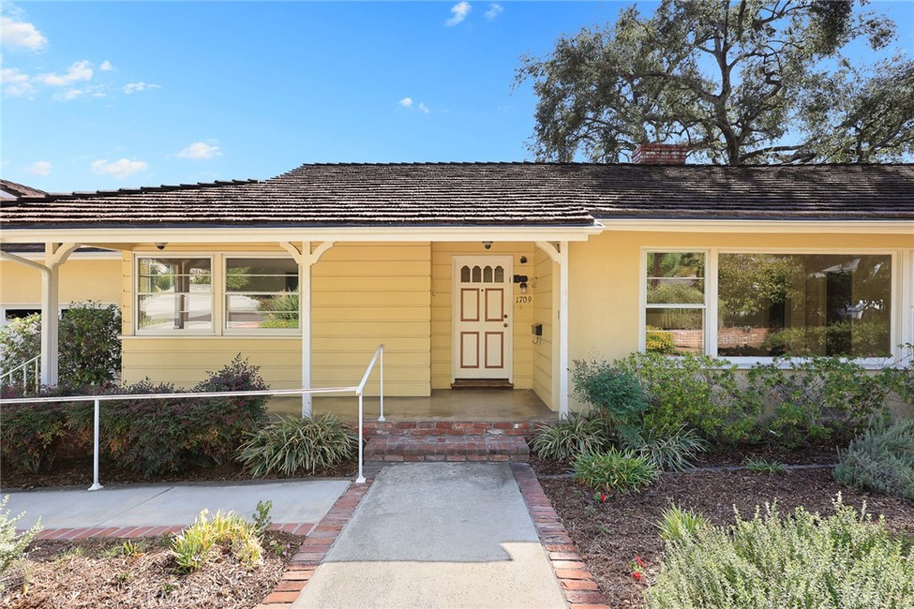 1709 El Vista Circle