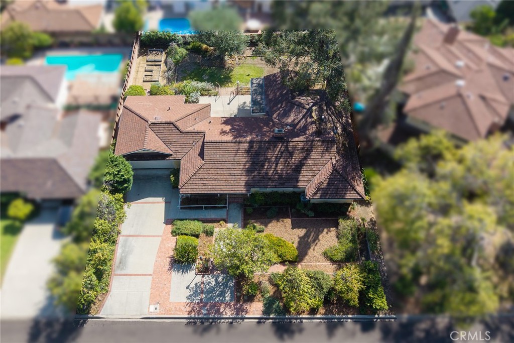 1709 El Vista Circle