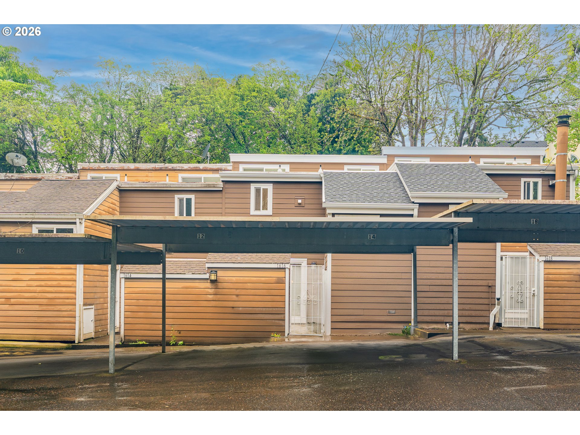 1616 VILLAGE PARK PL
