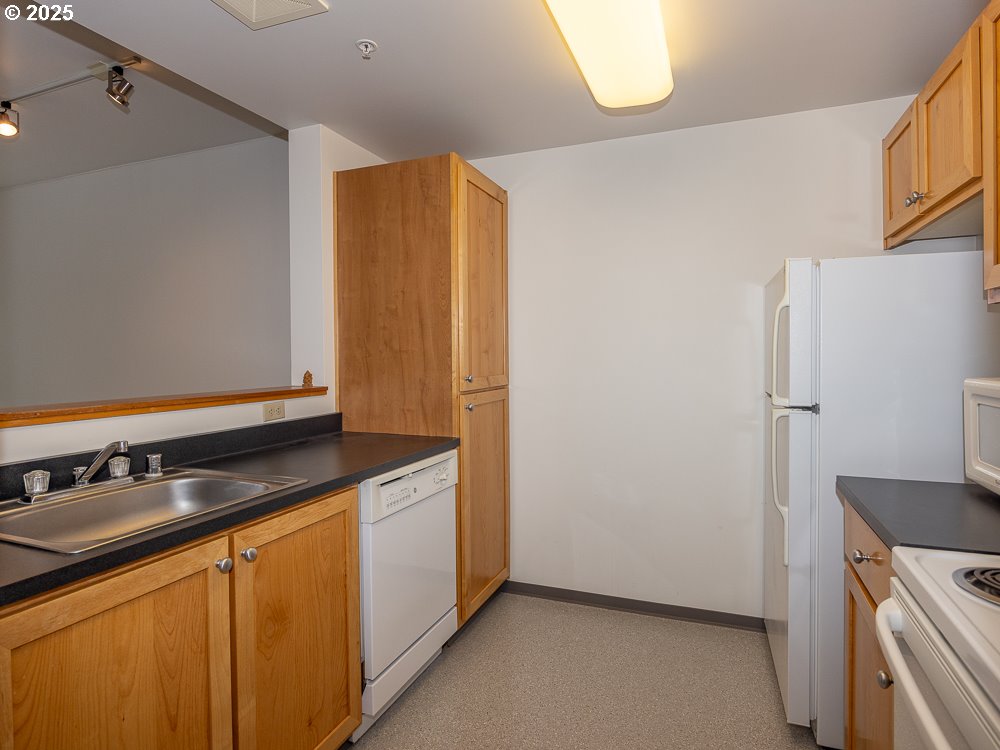 701 COLUMBIA ST 410