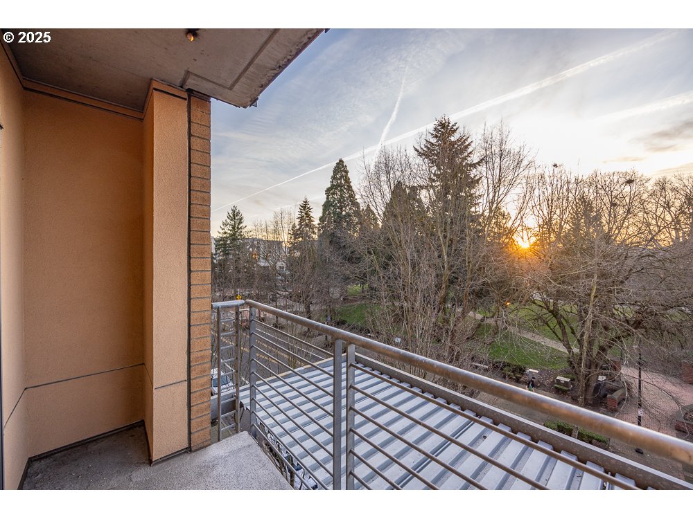 701 COLUMBIA ST 410
