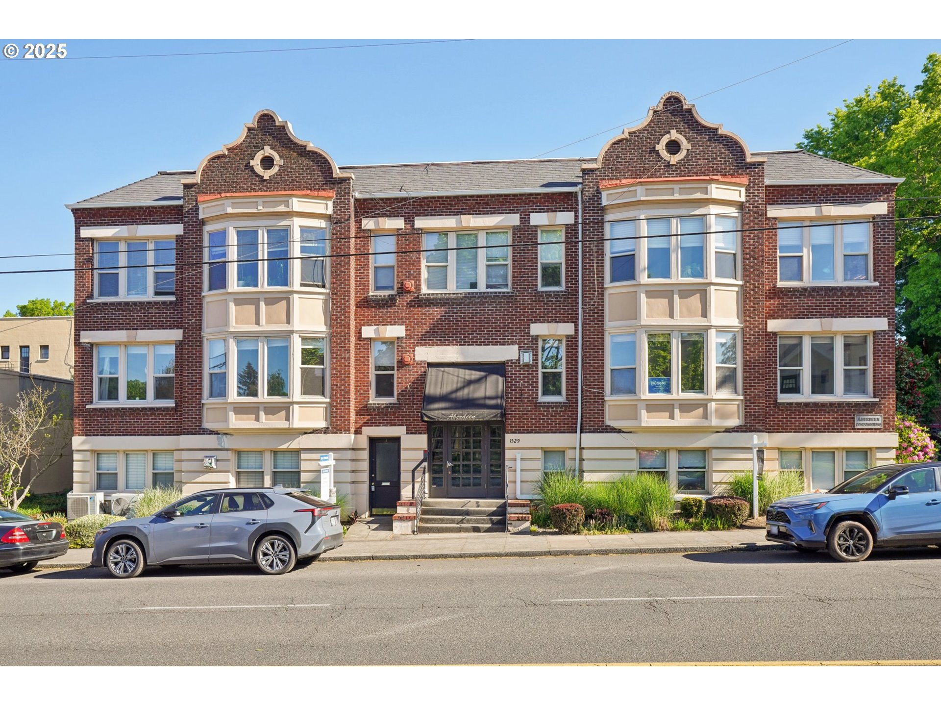 1529 SE HAWTHORNE BLVD 2