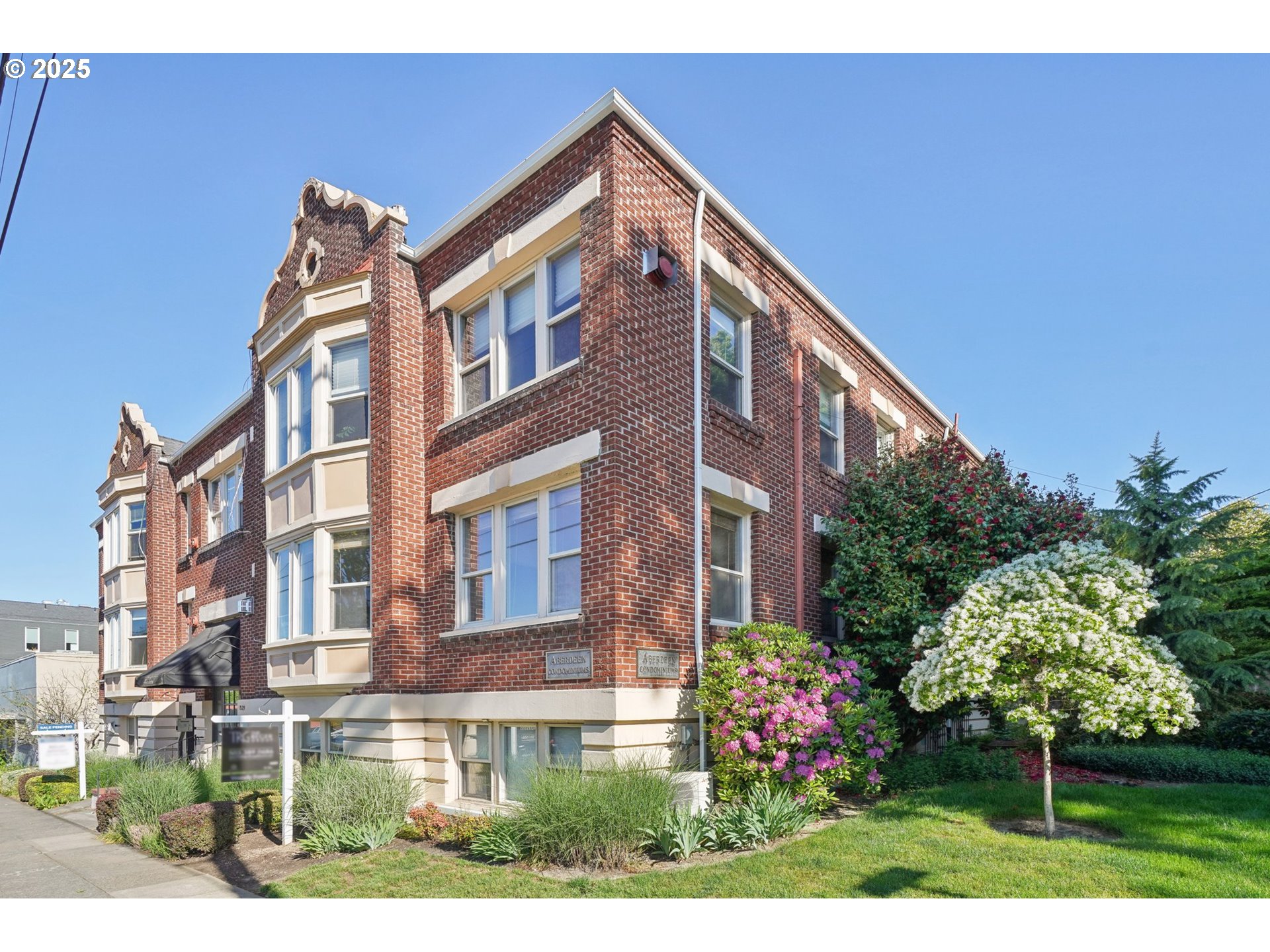 1529 SE HAWTHORNE BLVD 2