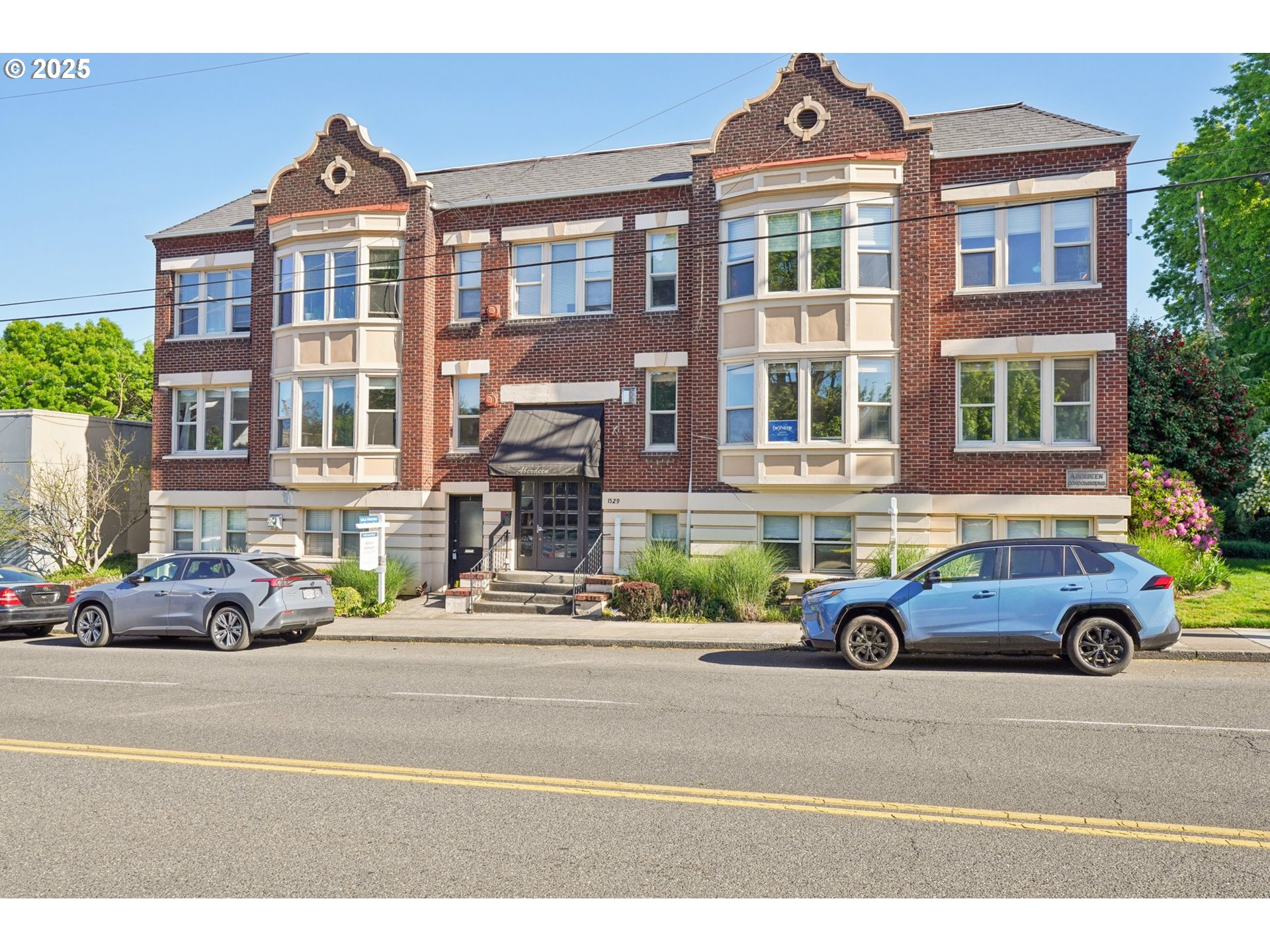 1529 SE HAWTHORNE BLVD 2