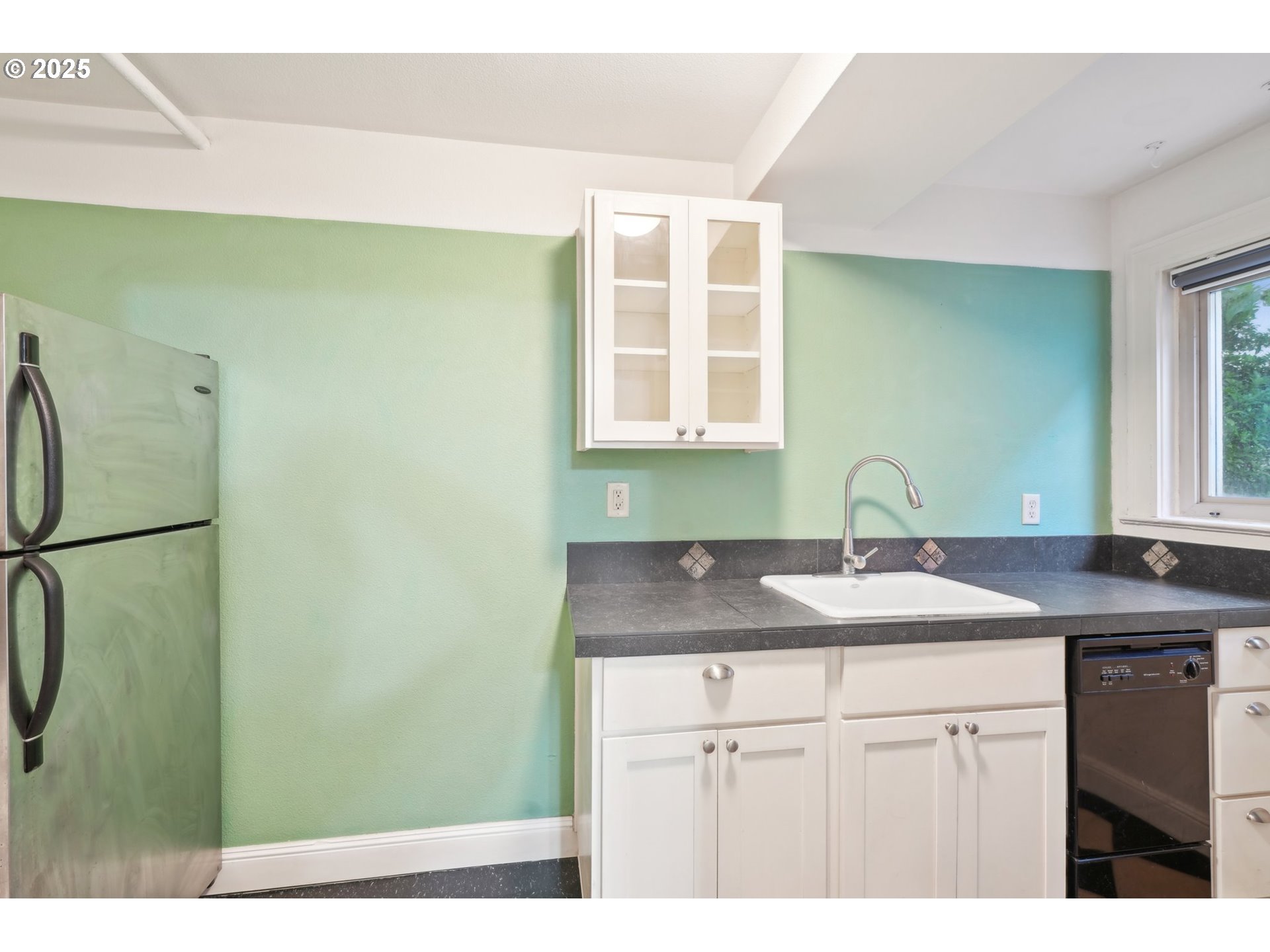 1529 SE HAWTHORNE BLVD 2