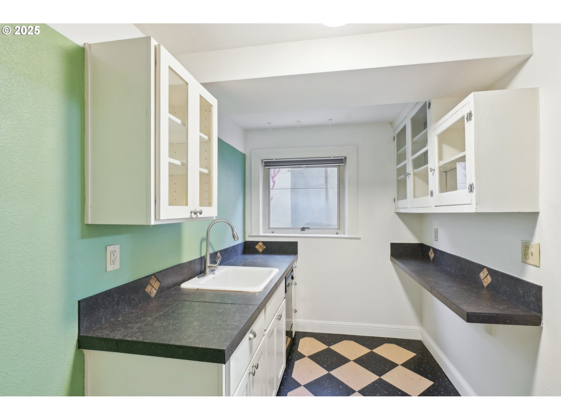 1529 SE HAWTHORNE BLVD 2