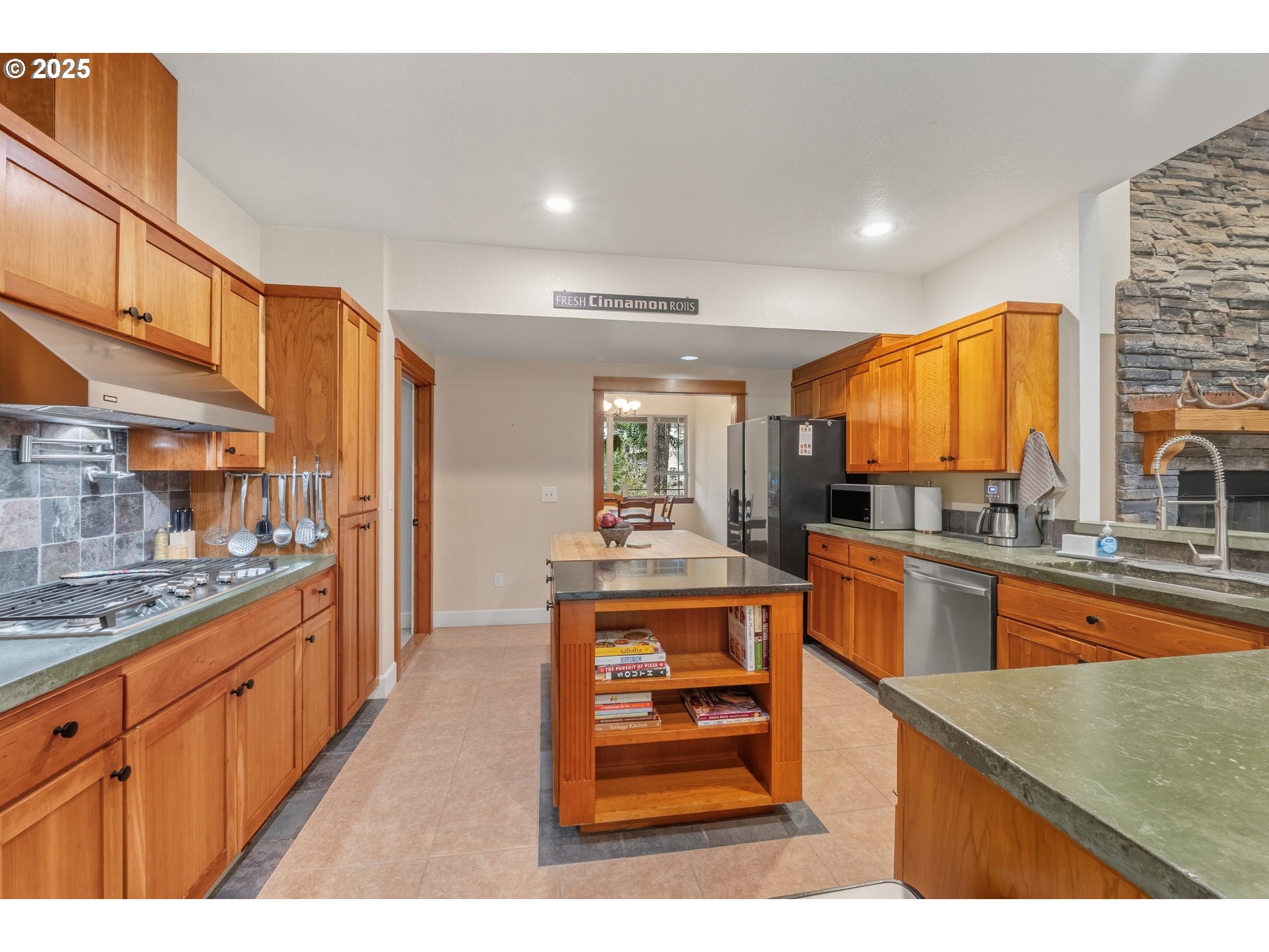 16650 ARCTIC WAY