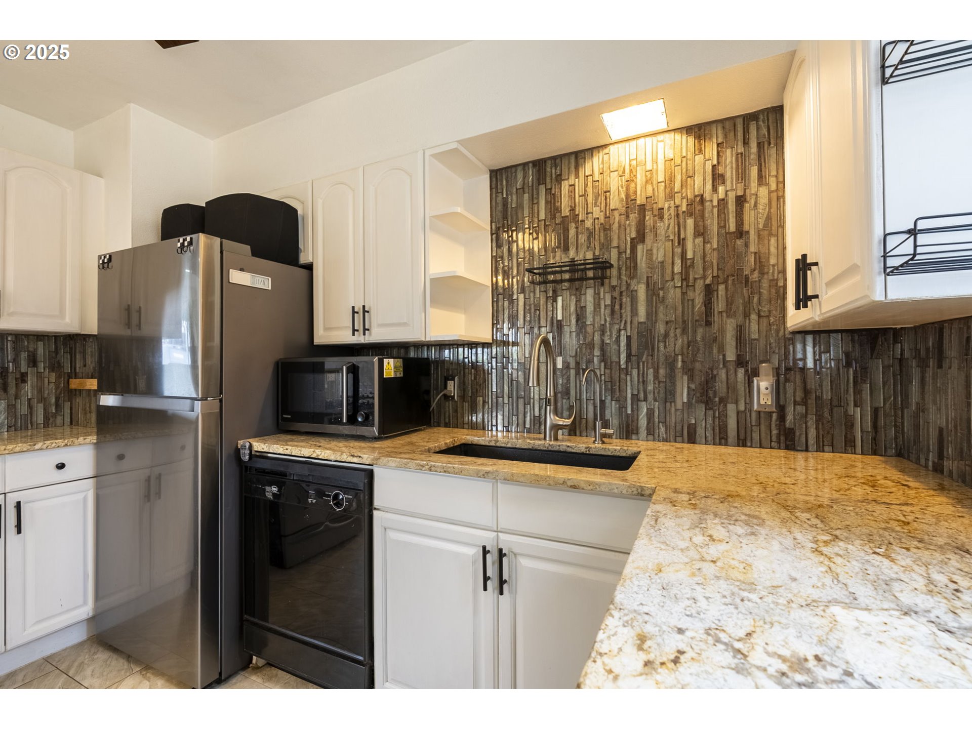 1215 NE 80TH AVE