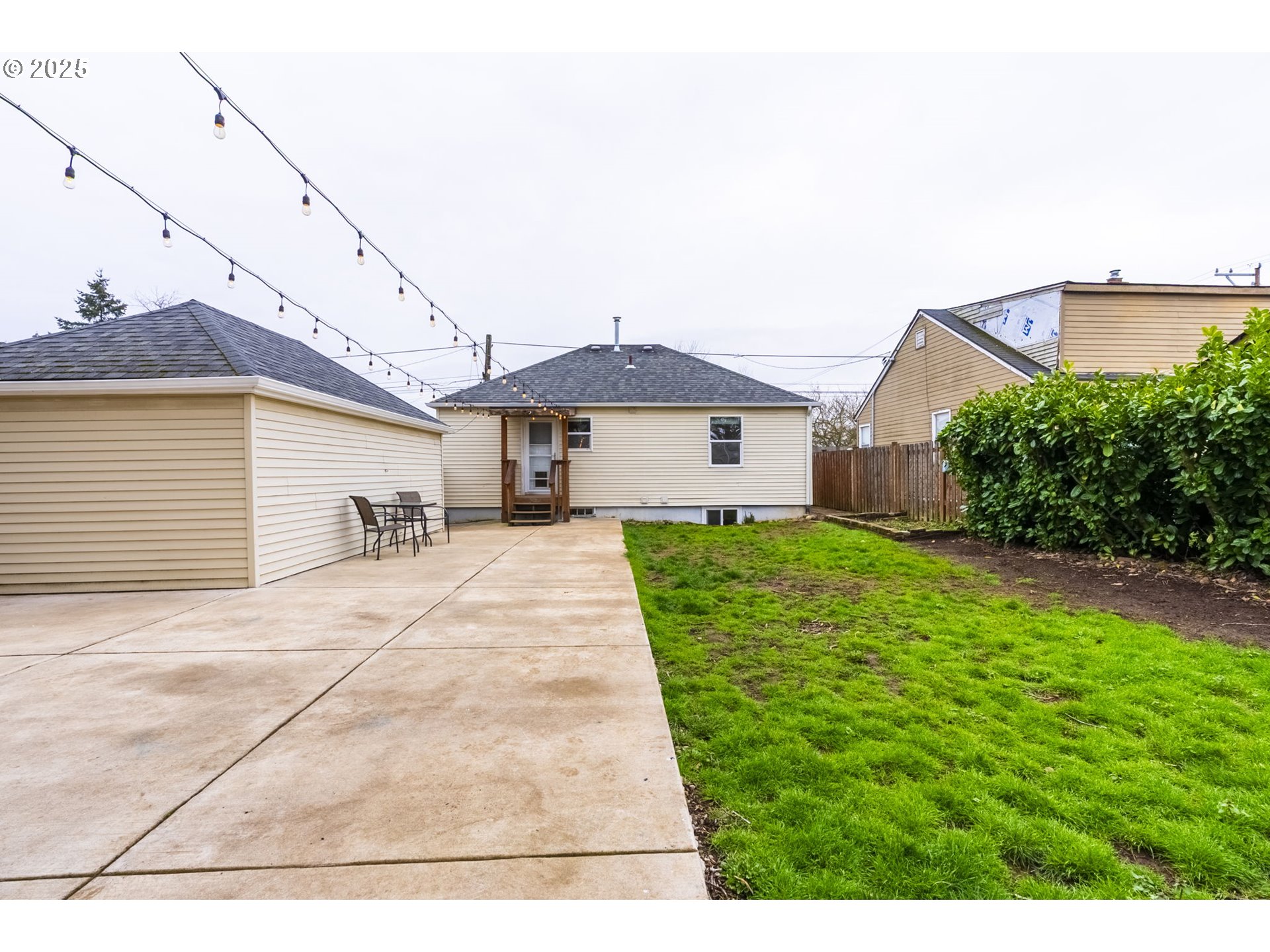 1215 NE 80TH AVE