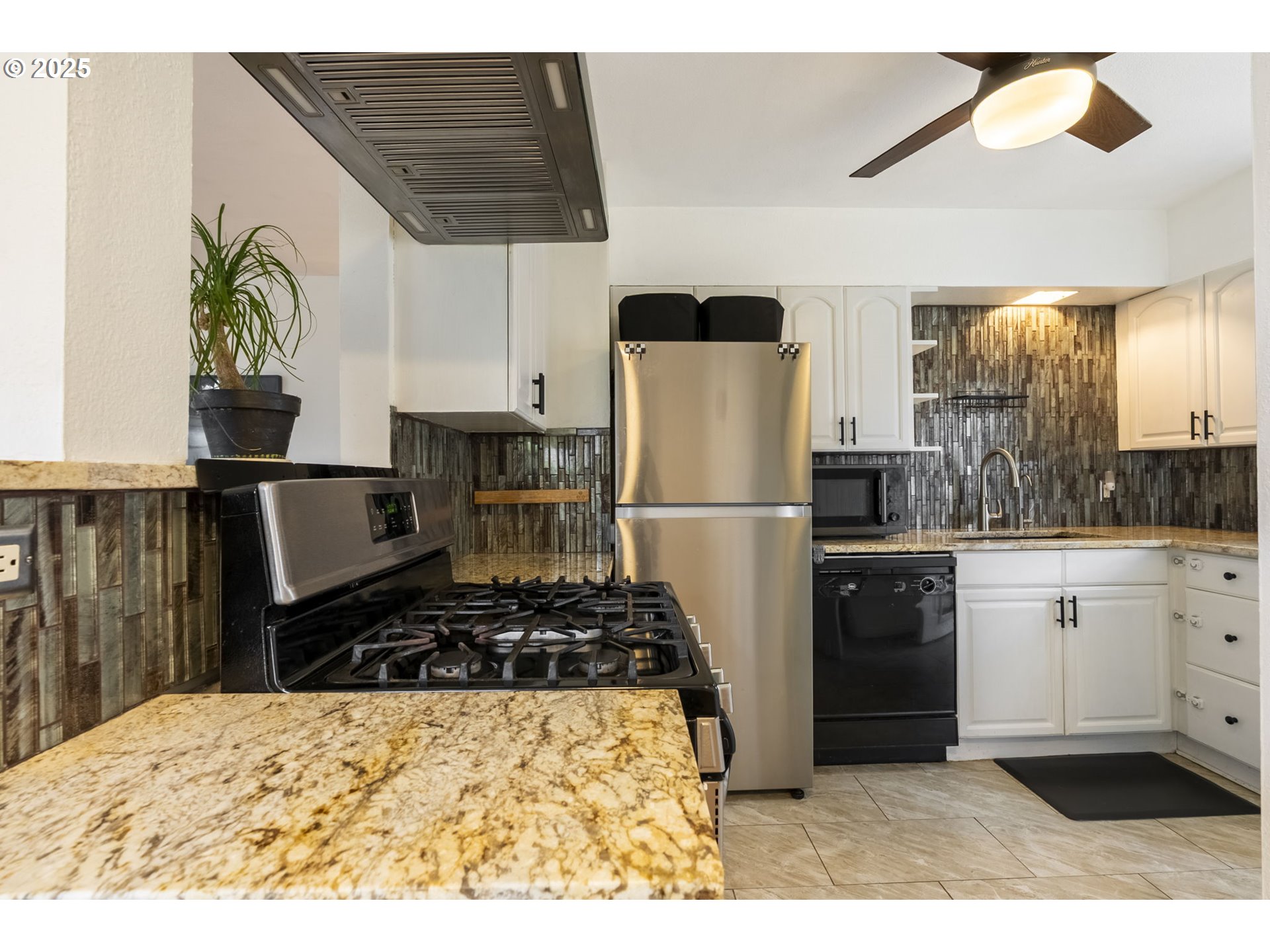 1215 NE 80TH AVE