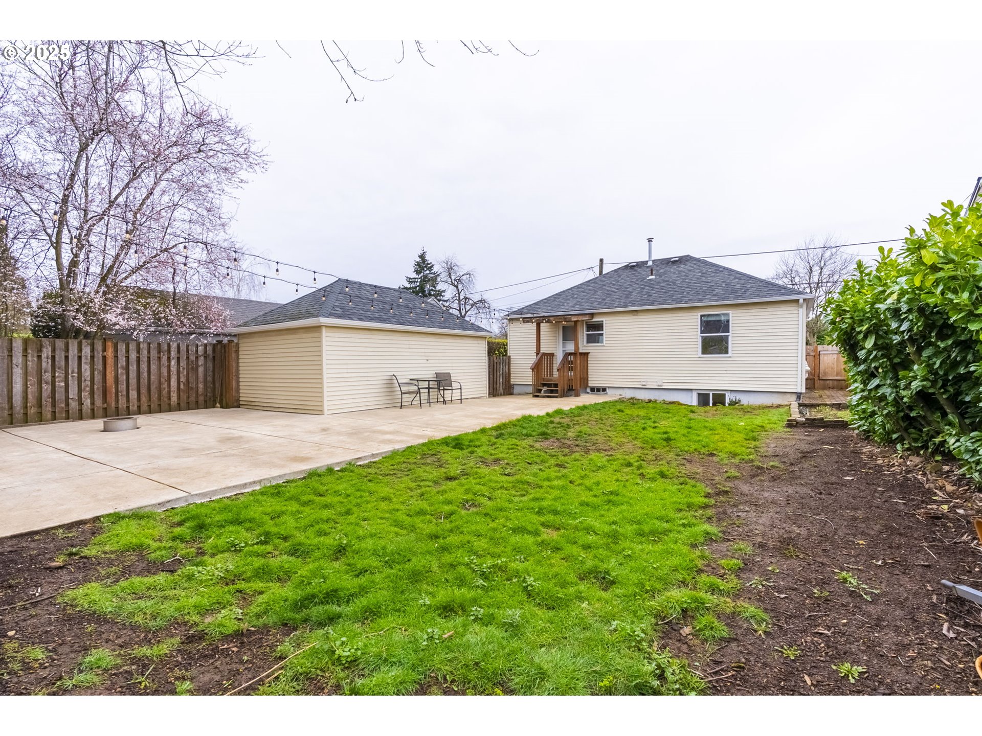 1215 NE 80TH AVE