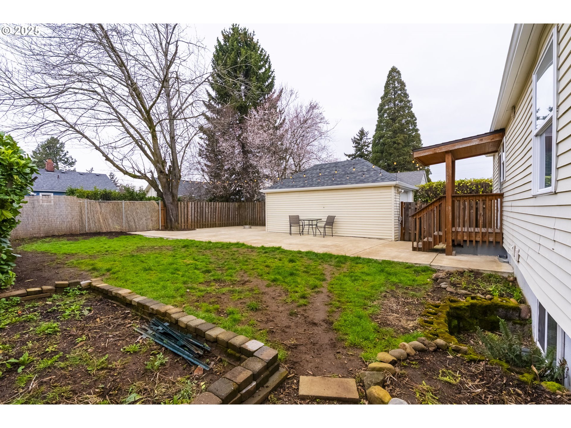 1215 NE 80TH AVE