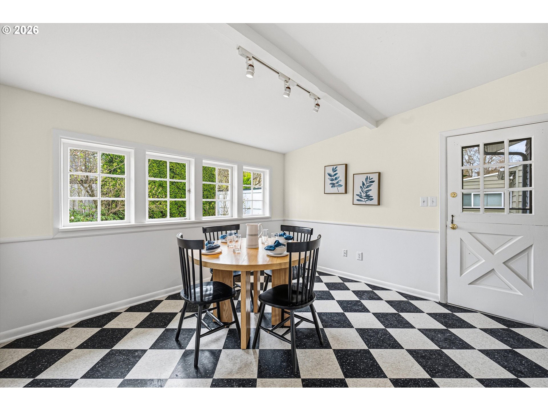 2801 NE 35TH PL
