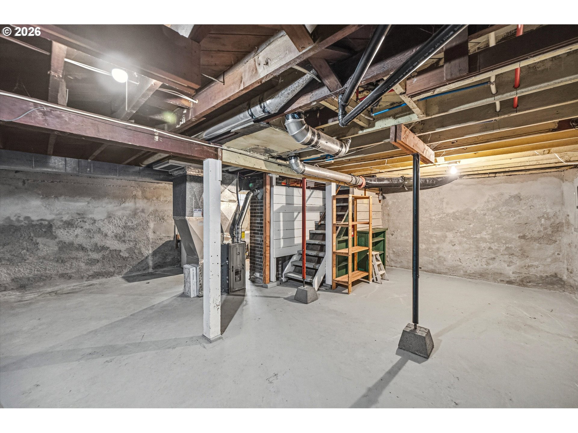 2801 NE 35TH PL