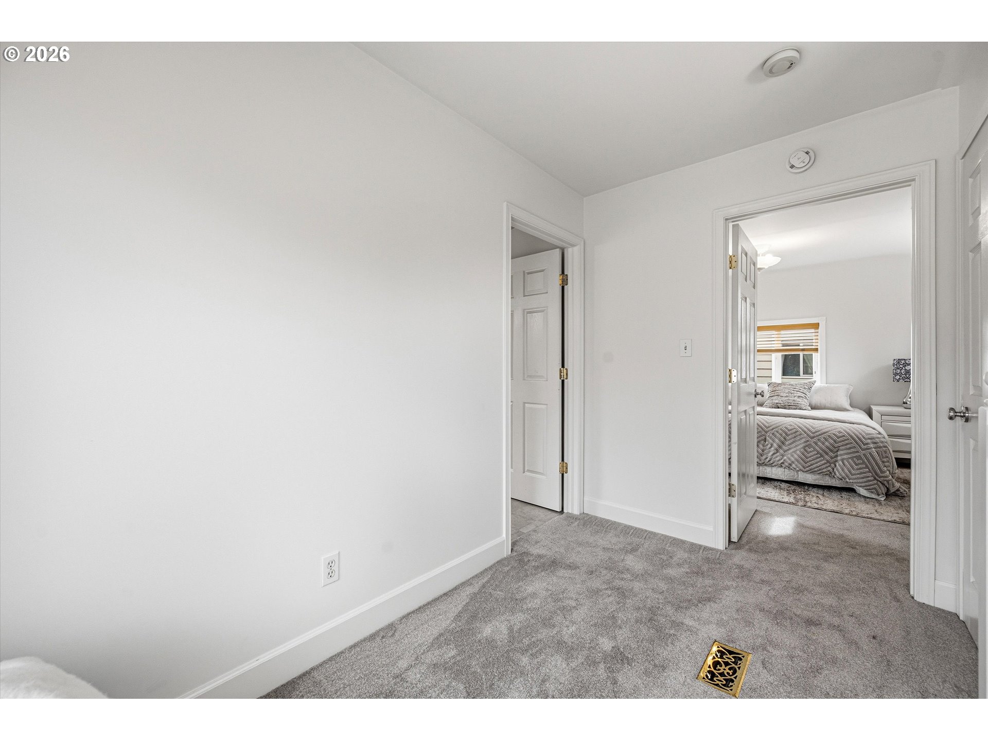 2801 NE 35TH PL
