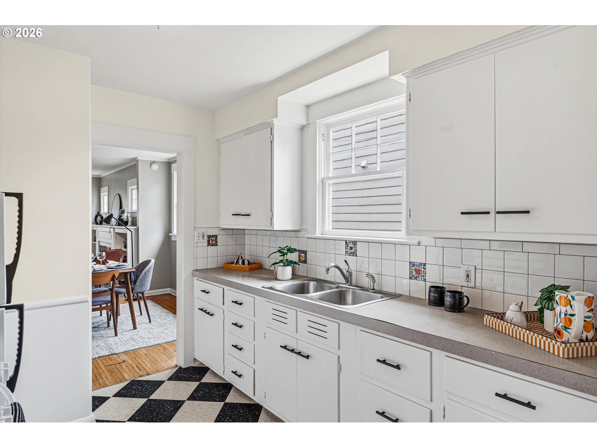 2801 NE 35TH PL