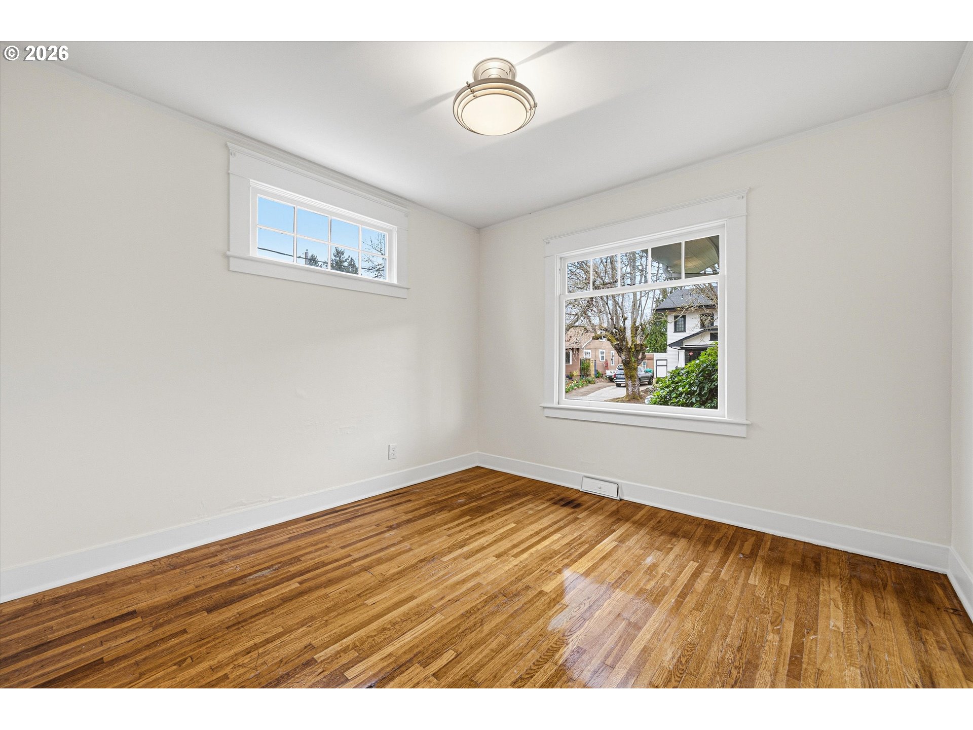 2801 NE 35TH PL