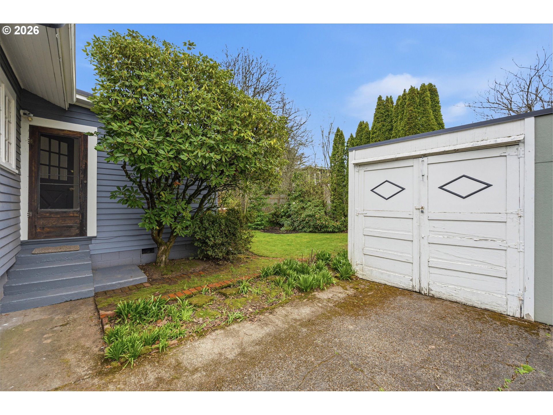 2801 NE 35TH PL